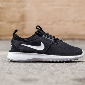 Nike Women’s Juvenate in Black